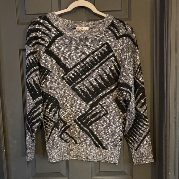 Nan Dorsey Sweaters - Stylish Women's Black and Gray Sweater